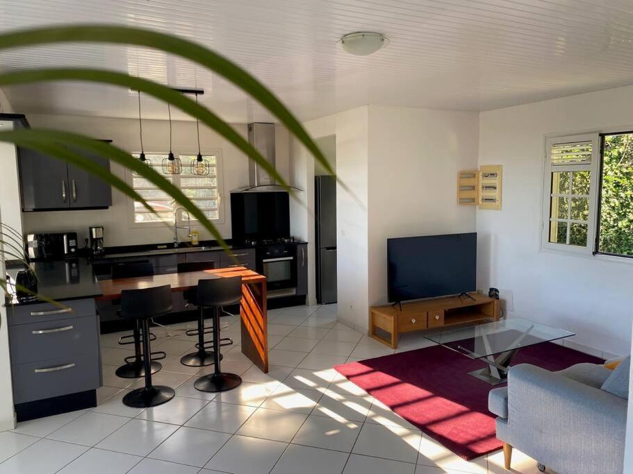 Les Terrasses De Maelle - Jolie Villa F4 Vue Mer Riviere-Salee Luaran gambar